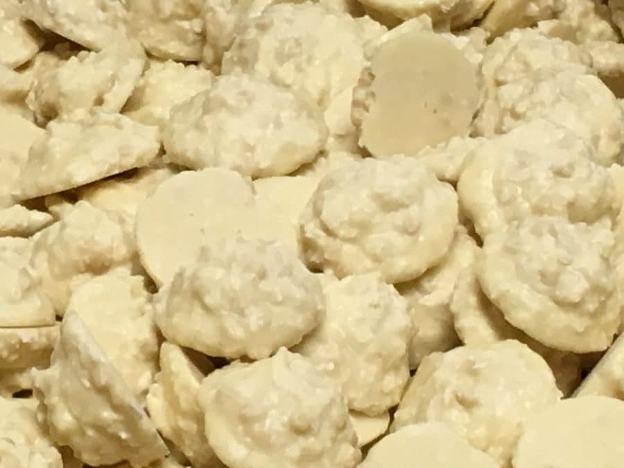 Jogurttikookos Cluster - kookosjugurtti jogurtin makuinen valkosuklaa -Karkkikuja